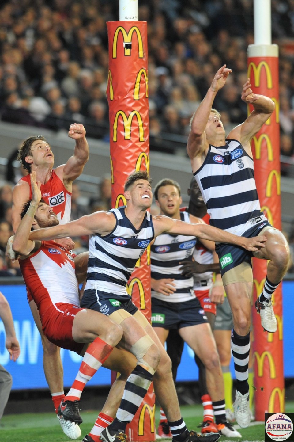 Big pack ready to launch as Geelong bomb the ball in