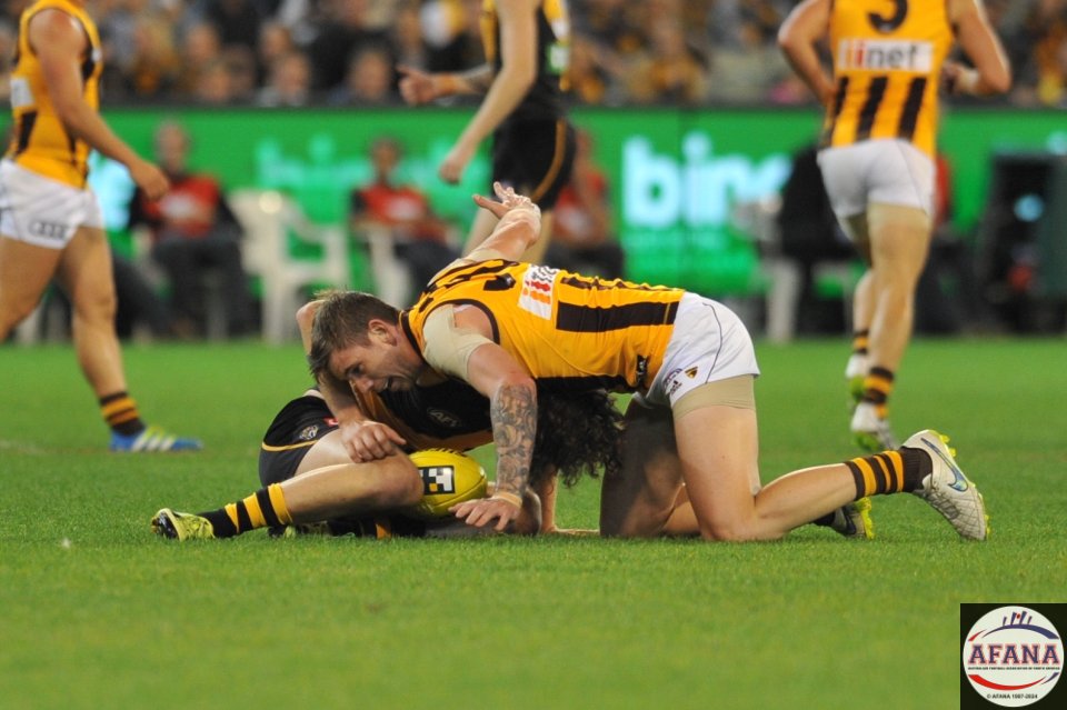 Vickery gets crunched by Kaiden Brand